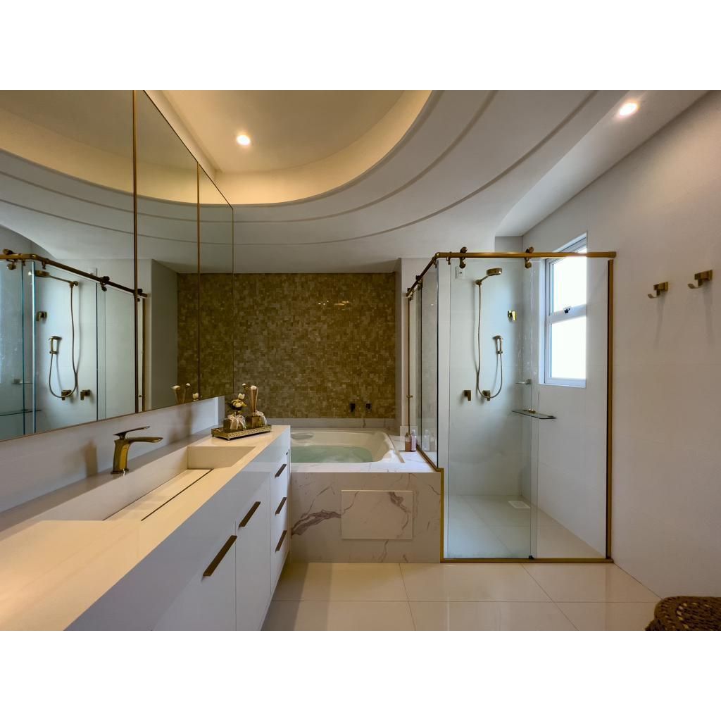 Lindo Apartamento Alto Padrão Frente a Avenida com Vista Mar Finamente Mobiliado