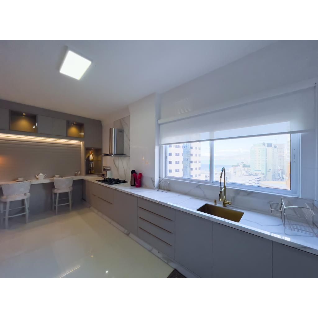 Lindo Apartamento Alto Padrão Frente a Avenida com Vista Mar Finamente Mobiliado